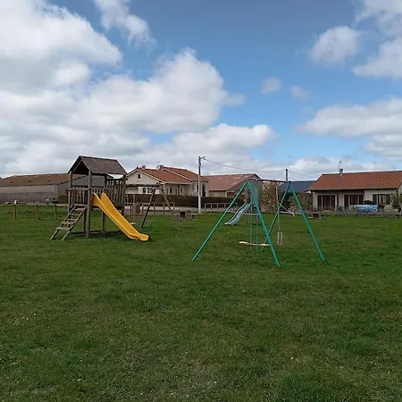 Semesterbostad Maison 'la Cle Des Champs' *